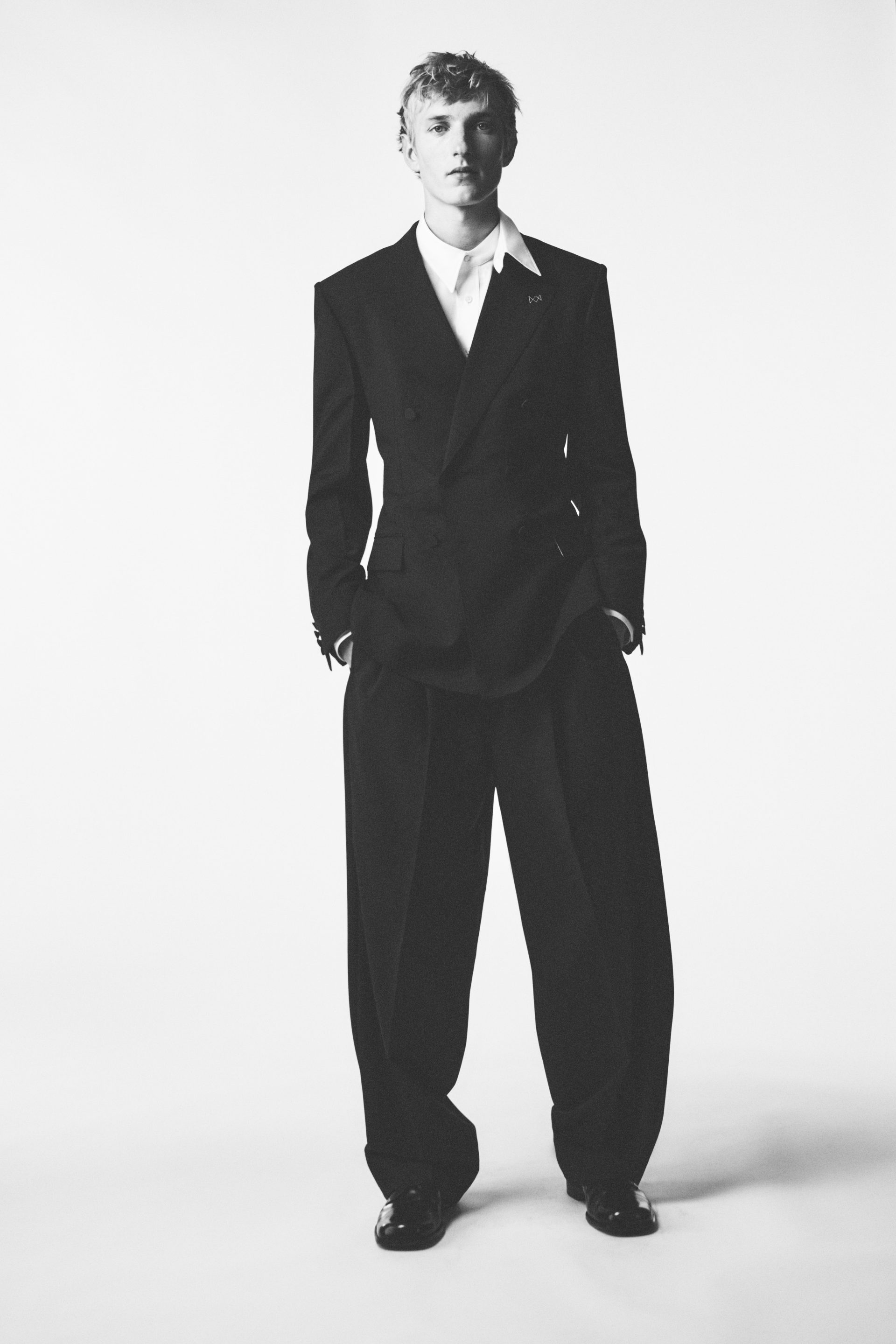 莎拉·伯顿 (Sarah Burton) 为纪梵希 (Givenchy) 推出首个完整男装系列 图 4