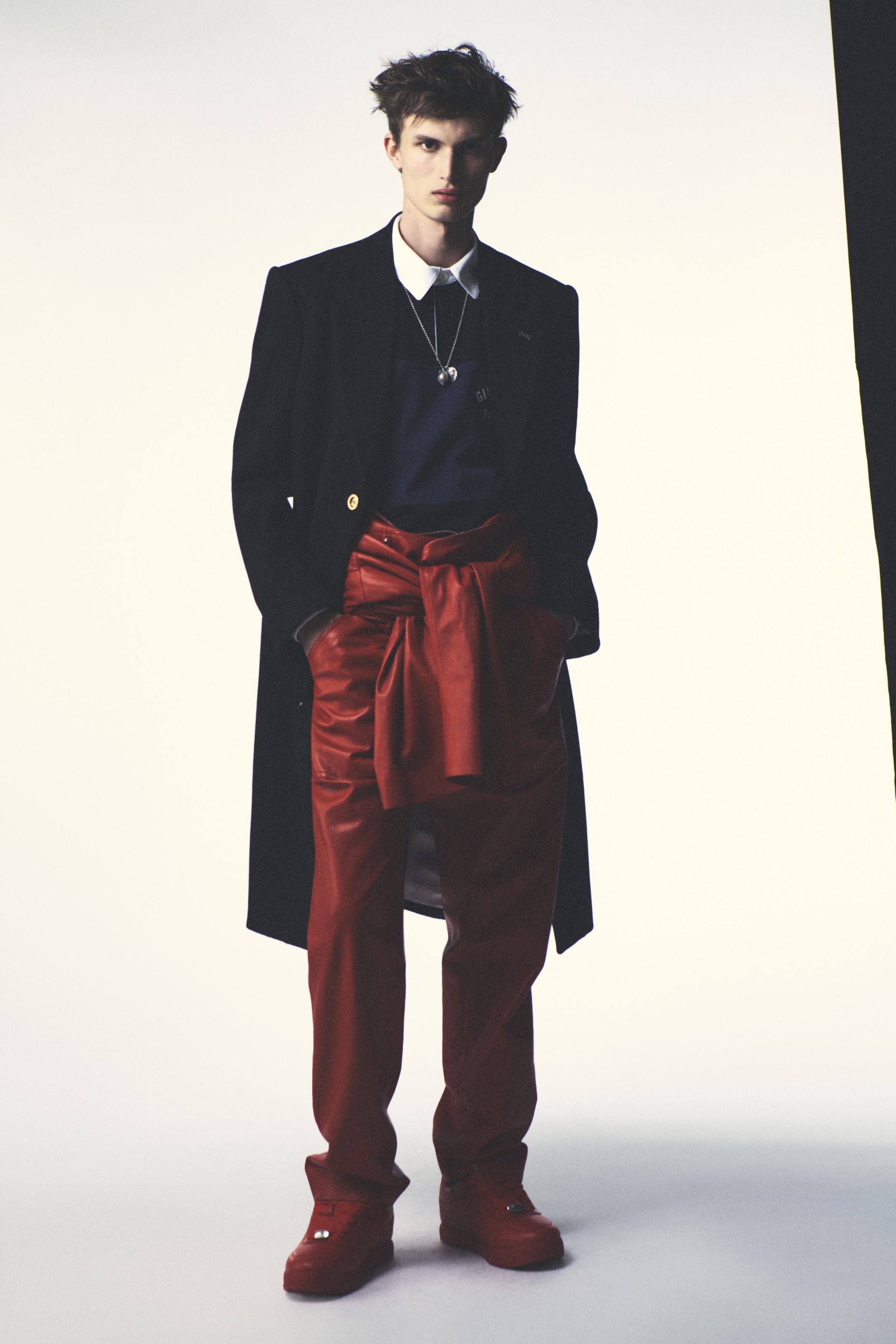 莎拉·伯顿 (Sarah Burton) 为纪梵希 (Givenchy) 推出首个完整男装系列 图 9
