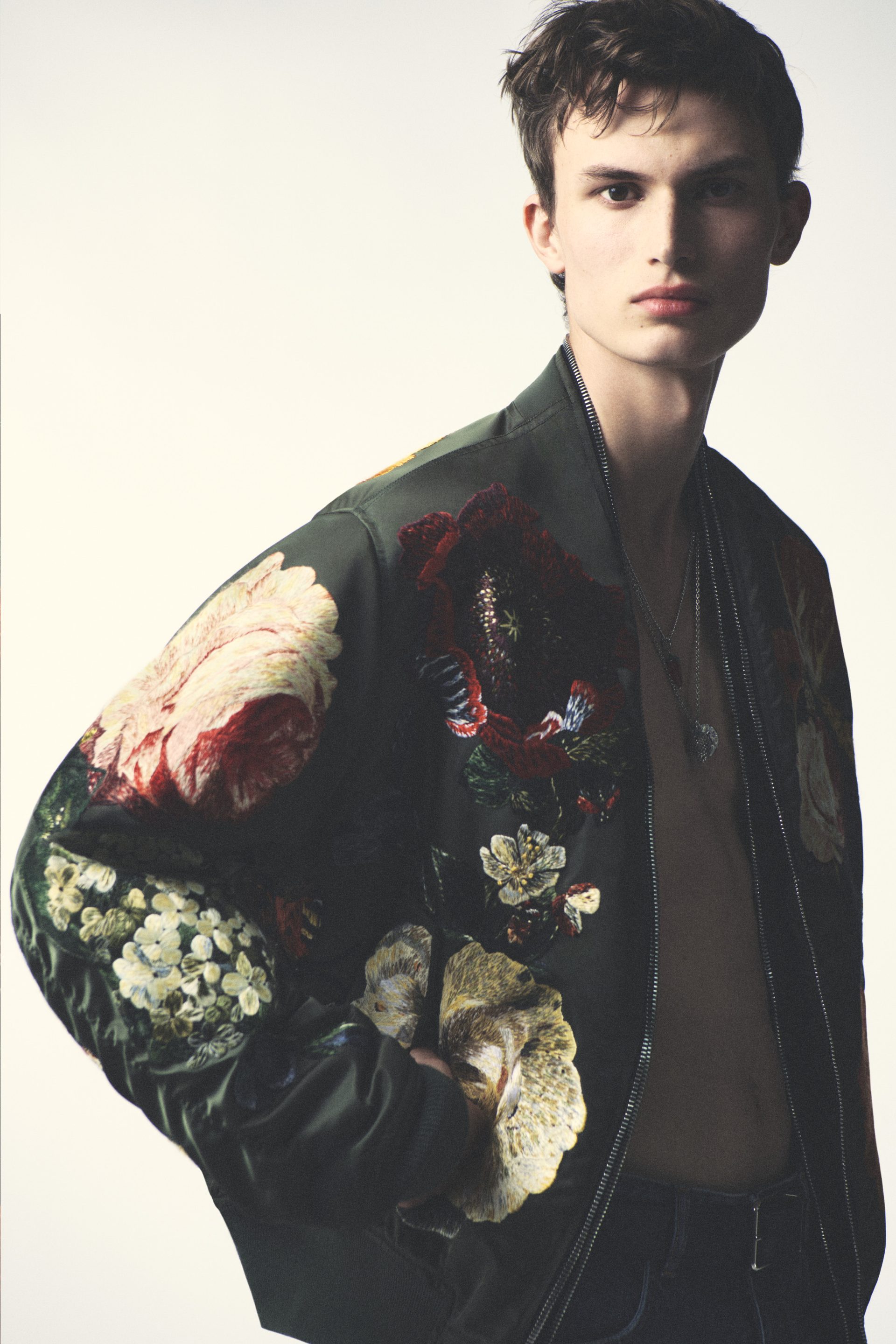 莎拉·伯顿 (Sarah Burton) 为纪梵希 (Givenchy) 推出首个完整男装系列 图 22