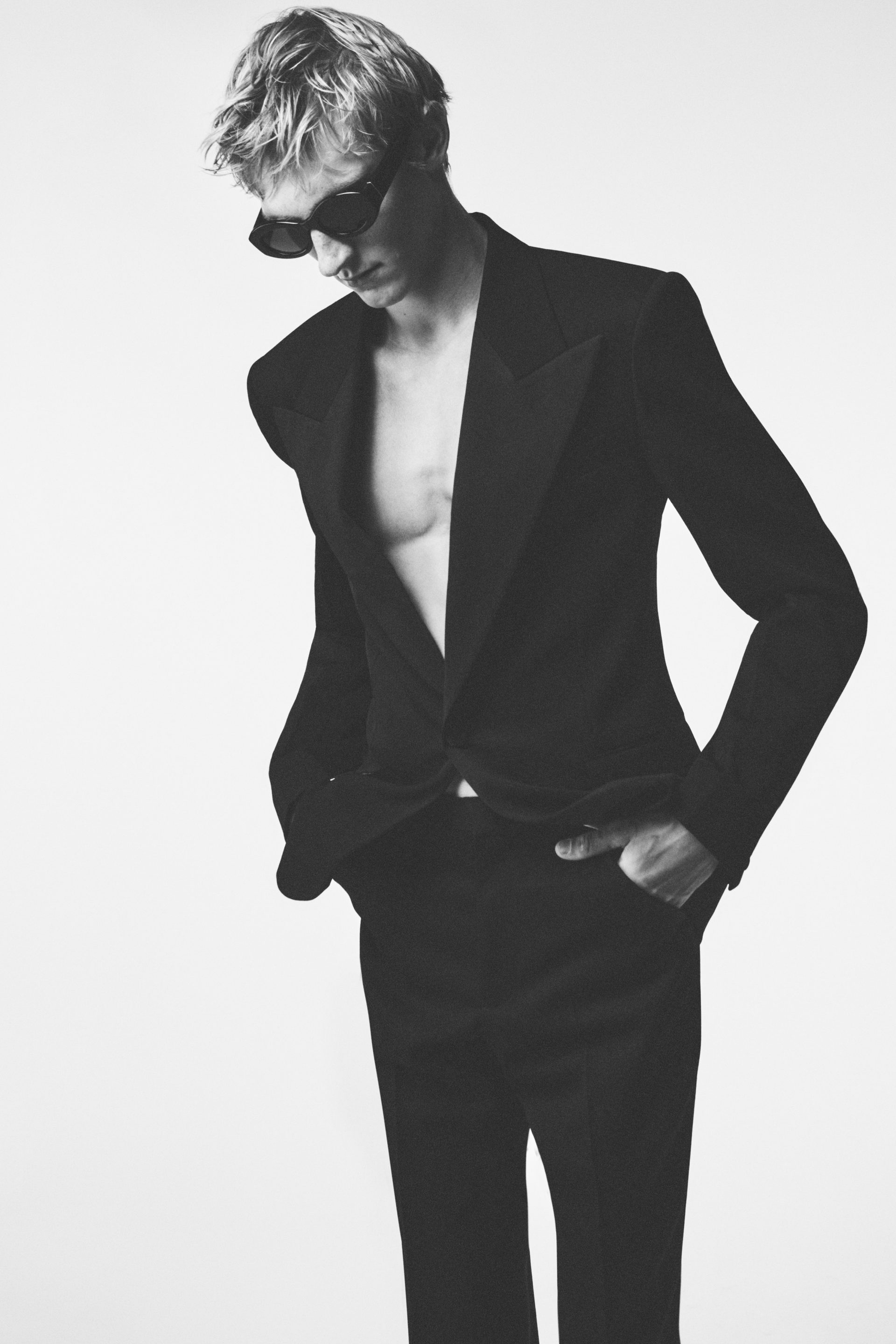 莎拉·伯顿 (Sarah Burton) 为纪梵希 (Givenchy) 推出首个完整男装系列 图 27