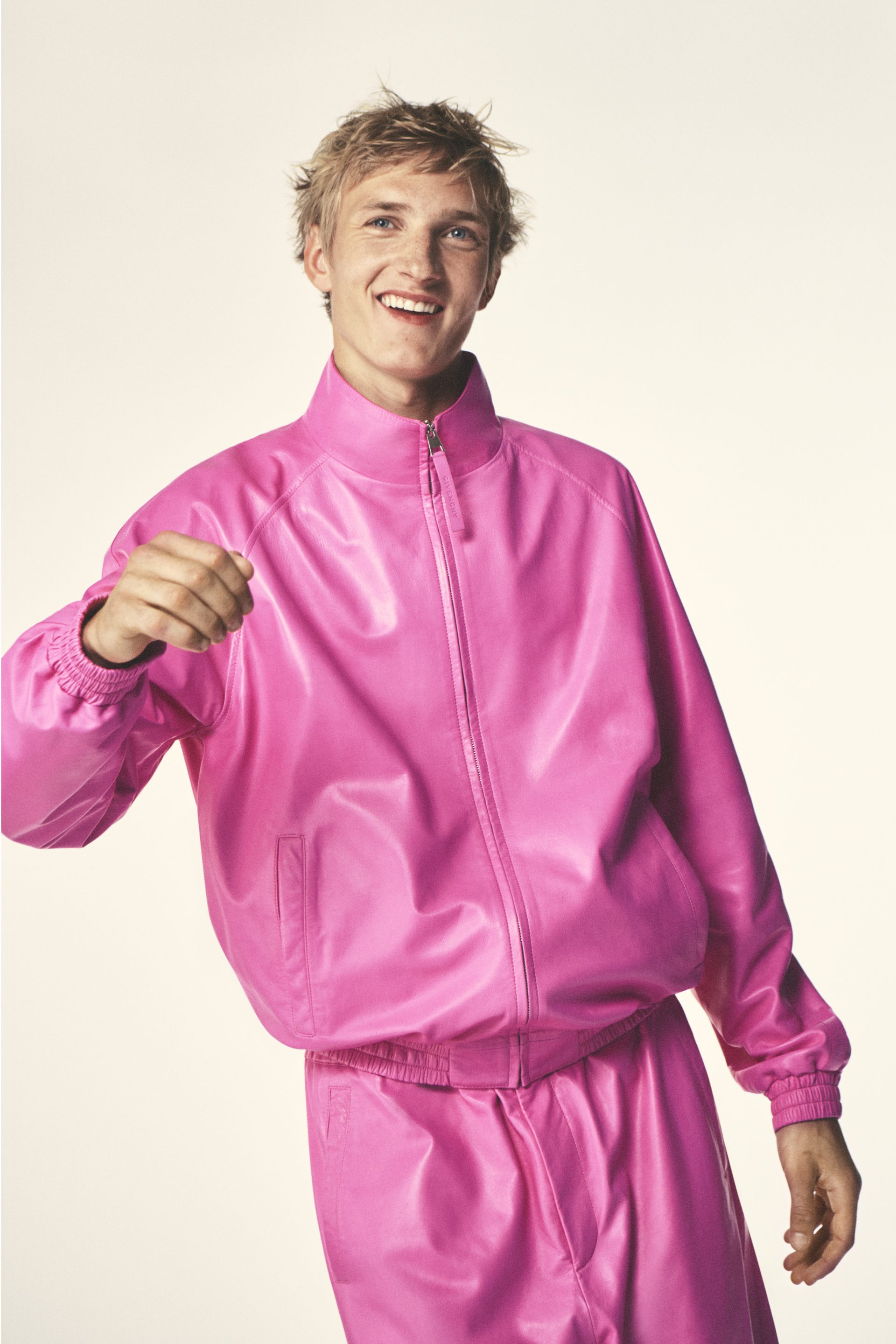 莎拉·伯顿 (Sarah Burton) 为纪梵希 (Givenchy) 推出首个完整男装系列 图 5