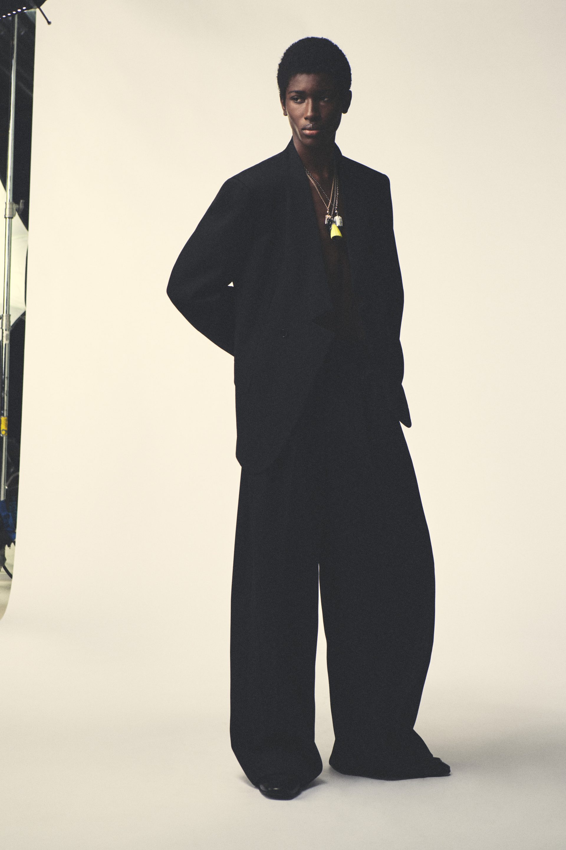 莎拉·伯顿 (Sarah Burton) 为纪梵希 (Givenchy) 推出首个完整男装系列 图 37