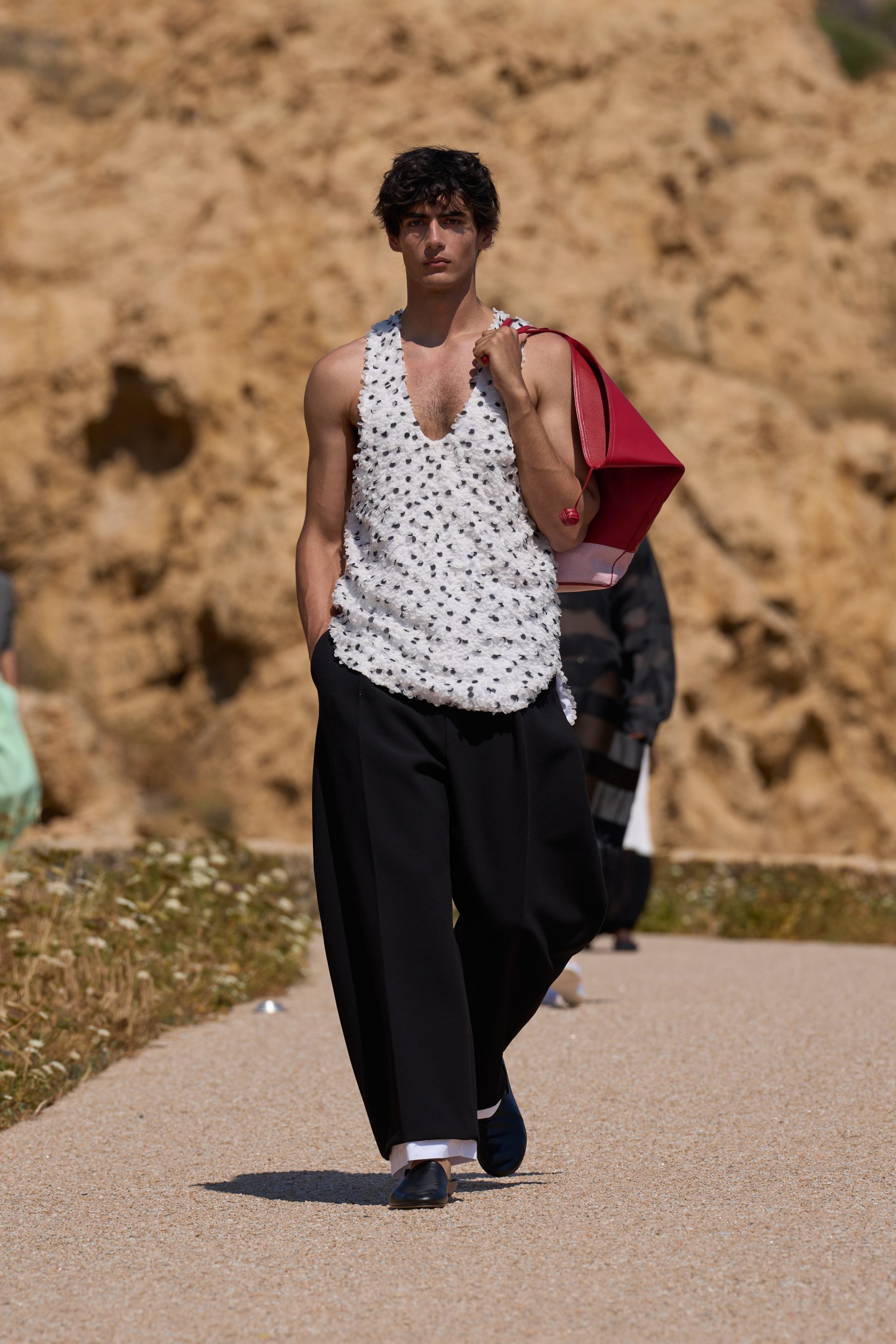 型男演绎 Jacquemus 2027春夏系列 图 6