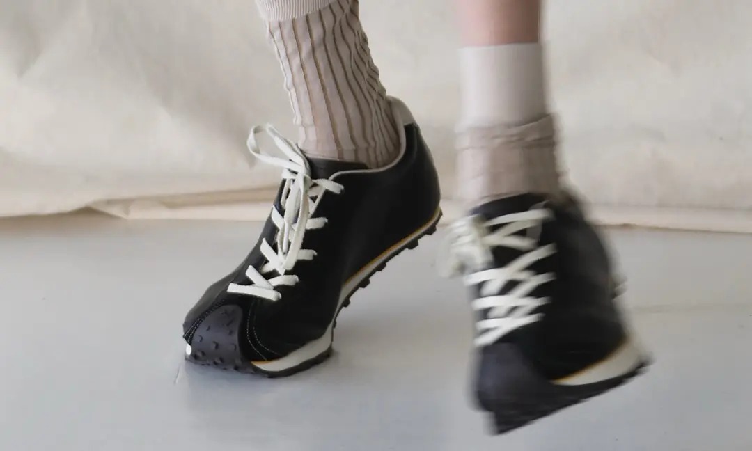 告别大地色系？Ye 揭晓 YEEZY 800 四款明亮新配色 图 10