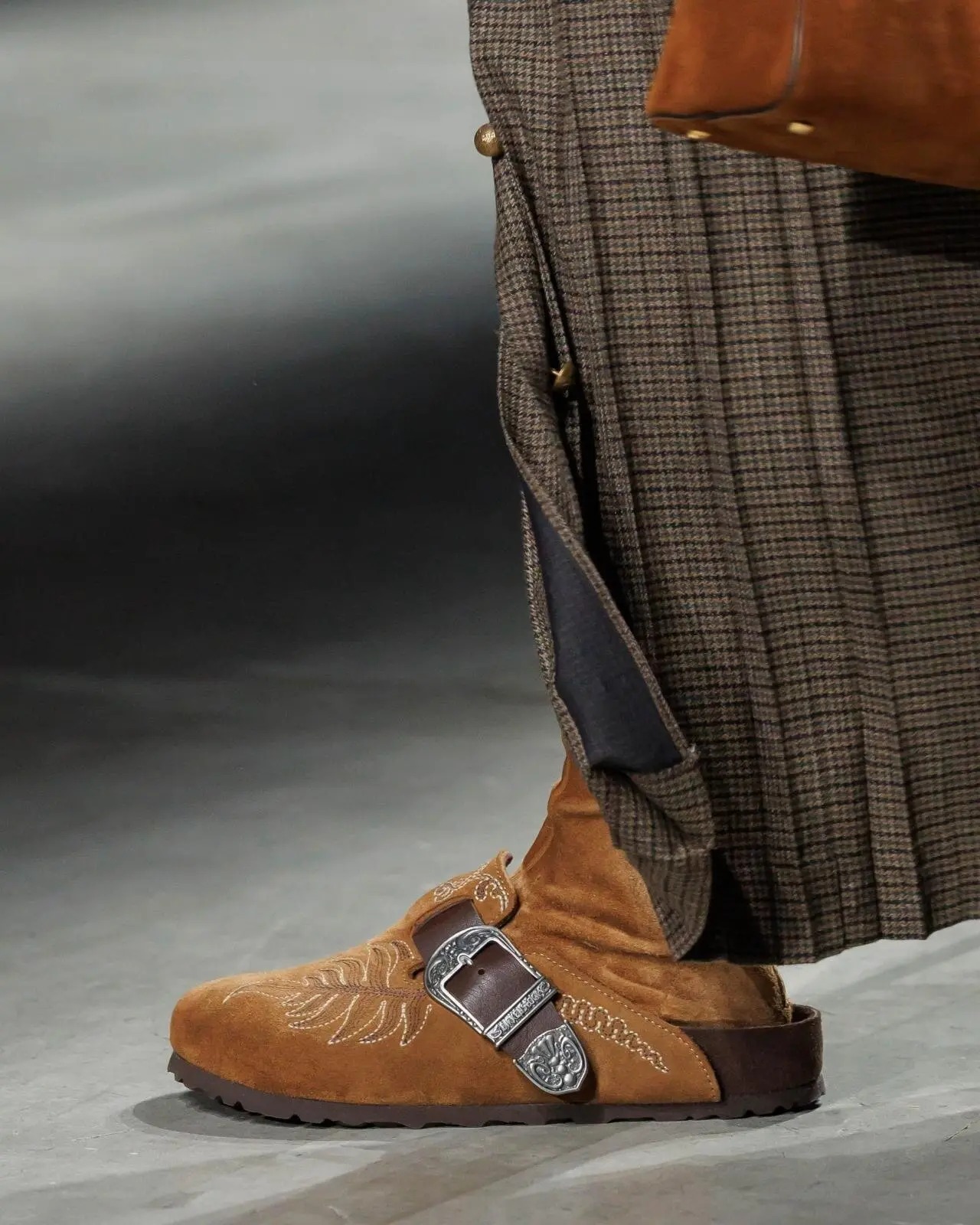 ETRO 携手 BIRKENSTOCK 推出 2026 秋冬联名系列 图 2
