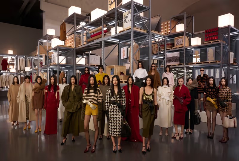 Max Mara 在上海龙美术馆盛大发布2027度假系列首秀及Max 75周年档案展 图 1