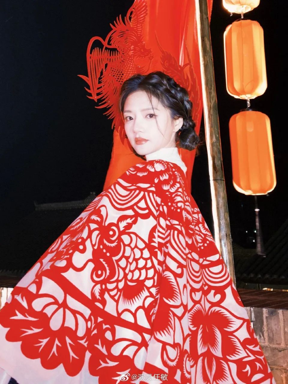 她怎么突然变这么好看 图 3