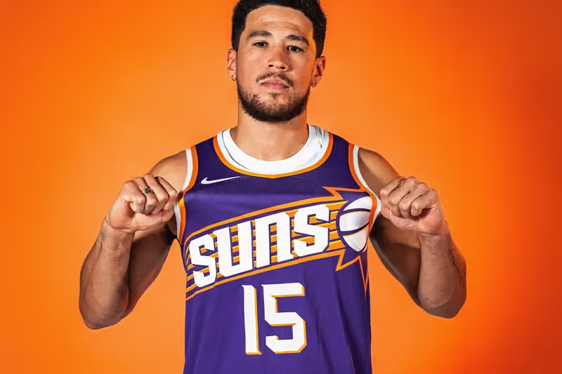 Devin Booker 太阳队新15号球衣首秀 致敬父亲 Melvin
