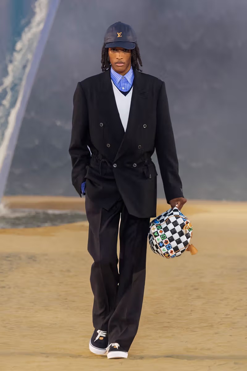 Pharrell 打造冲浪绅士风:Louis Vuitton 2027 春夏男装大秀亮相