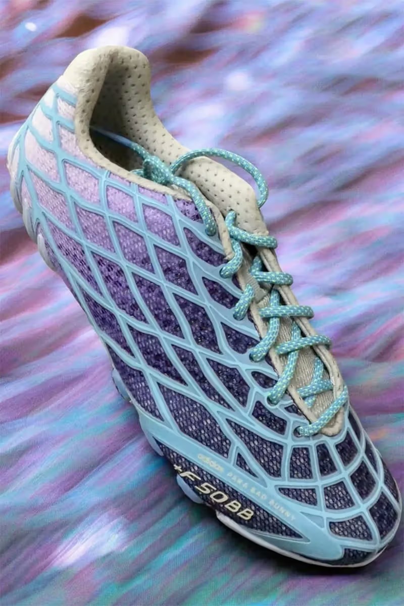 近距离品鉴 Bad Bunny x Adidas F50 Ghost Sprint "深海蓝"配色