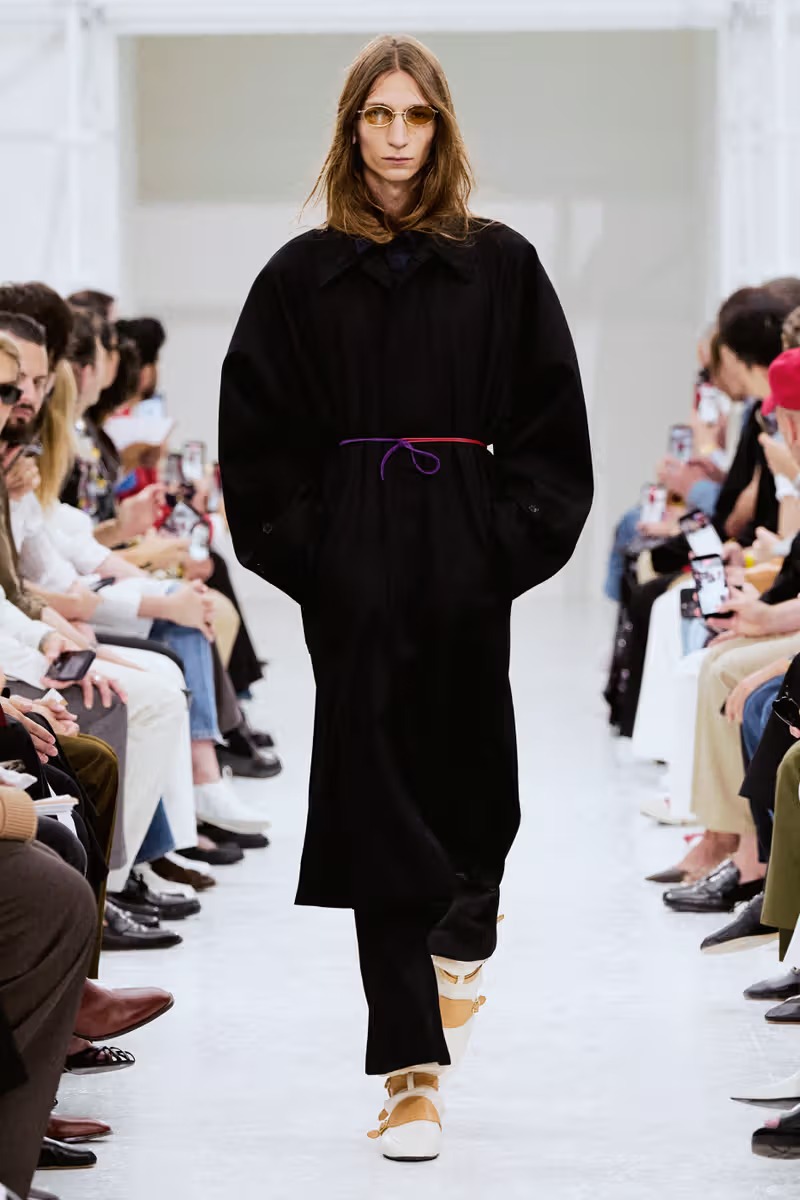 Celine 2027春夏男装在刚柔张力中演绎