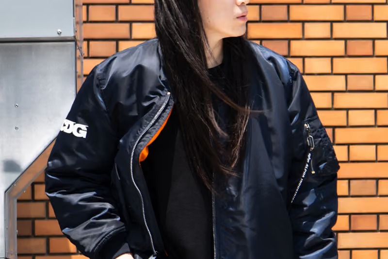 CDG 与 Alpha Industries 再度联手,推出全新藏蓝色斜裁 MA-1